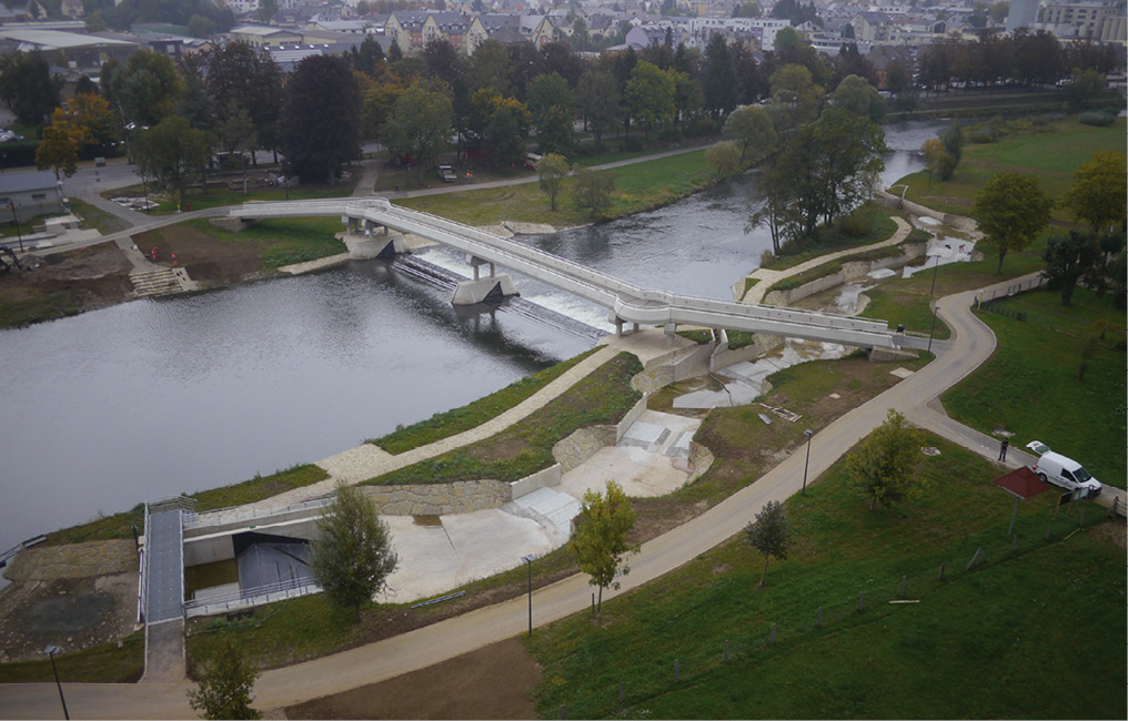 4 Passerelle piétonne/cycliste à Diekrich 4 Passerelle piétonne/cycliste à Diekrich