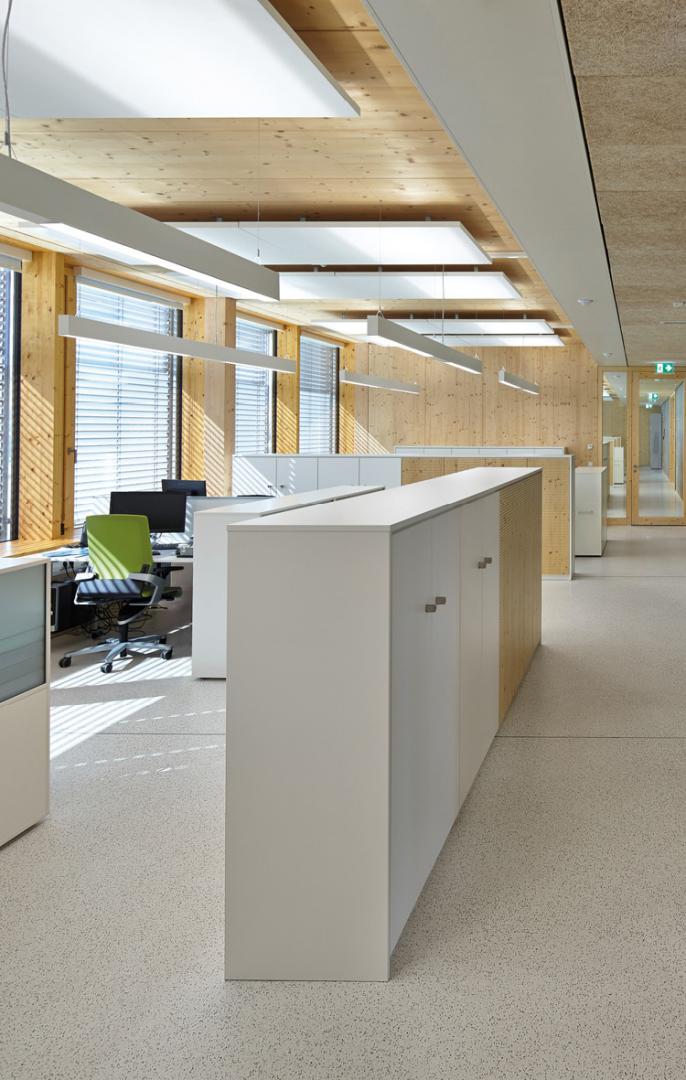 7 Construction d’un bâtiment administratif à Diekirch, énergie positive certifié DGNB « Platin » Photos: morph4 architecture, Lukas Huneke Photography 7 Construction d’un bâtiment administratif à Diekirch, énergie positive certifié DGNB « Platin » Photos: morph4 architecture, Lukas Huneke Photography