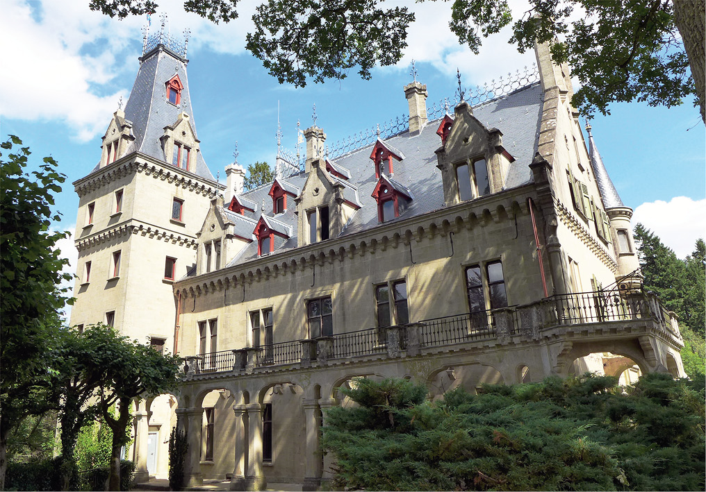 3 Remise en valeur du monument national Château de Meysembourg Maître d’ouvrage : Privé 3 Remise en valeur du monument national Château de Meysembourg Maître d’ouvrage : Privé